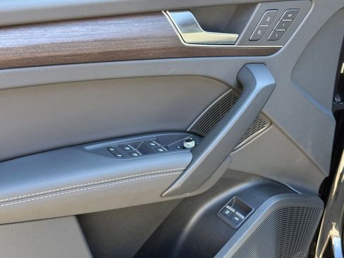 Certified 2025 Audi Q5 e Premium Plus w/ Premium Plus Package image 14