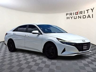 Used 2022 Hyundai Elantra SEL w/ Convenience Package
