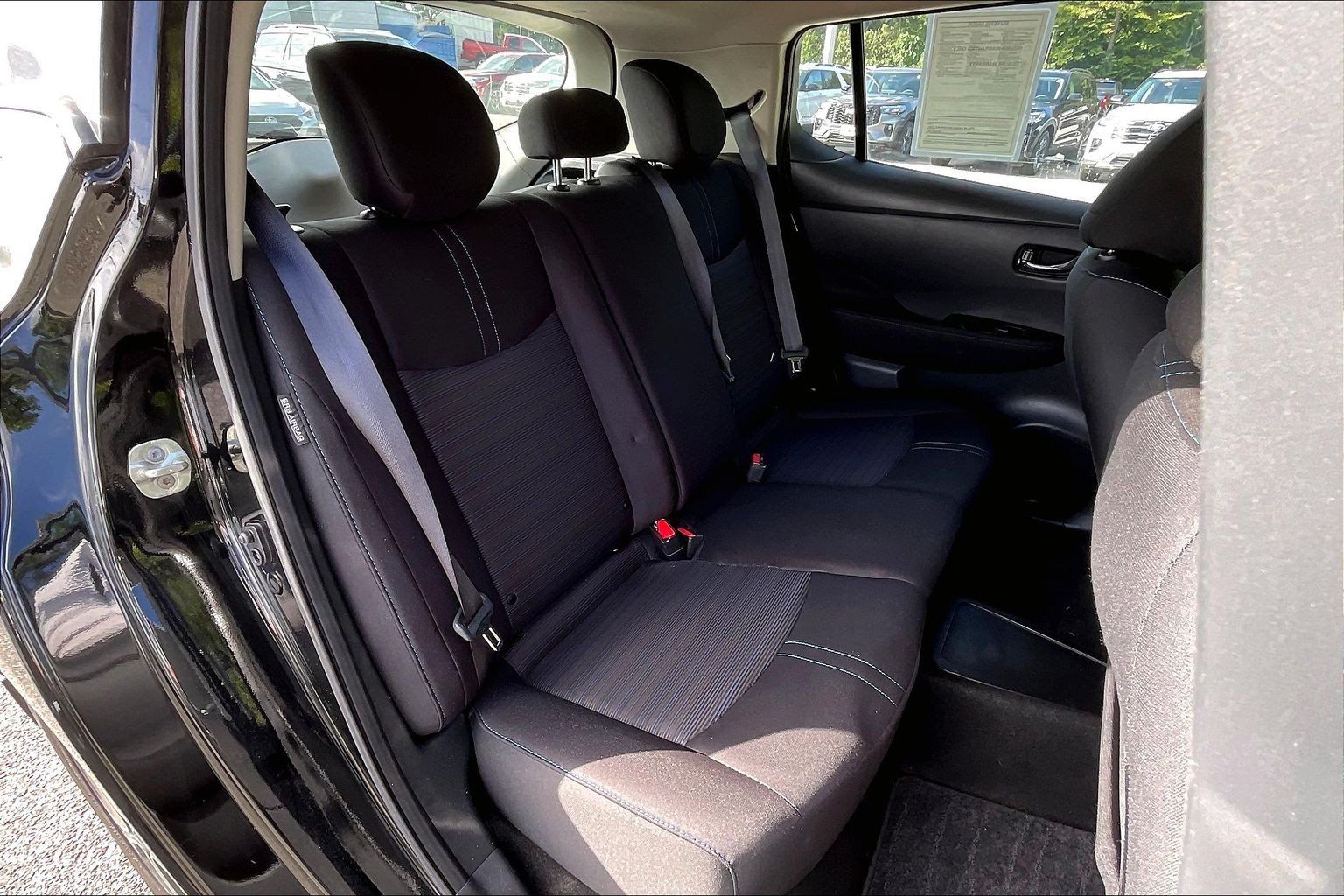 Used 2022 Nissan Leaf SV w/ SV Technology Package FWD image 27