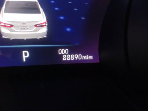 Used 2021 Toyota Camry XSE image 19