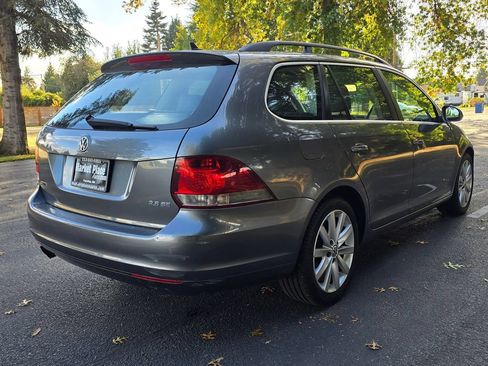 Used 2011 Volkswagen Jetta SE w/ Wheel & Sunroof Pkg FWD image 6