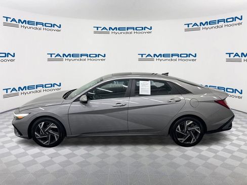 Used 2025 Hyundai Elantra SEL FWD image 2