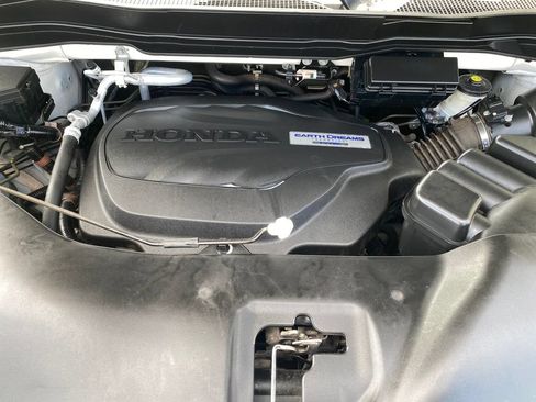 Used 2019 Honda Pilot Touring image 10