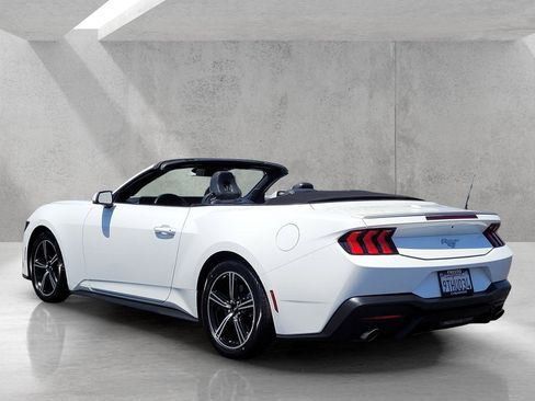 Used 2025 Ford Mustang Premium RWD image 7