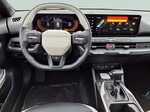 New 2026 Kia K4 GT-Line image 5