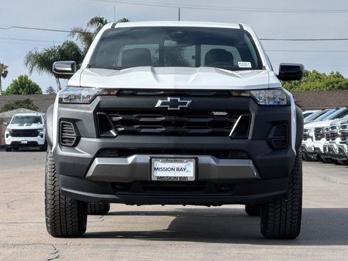 New 2025 Chevrolet Colorado Trail Boss w/ Midnight Edition image 9