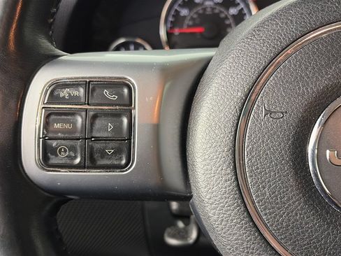 Used 2015 Jeep Wrangler Unlimited Rubicon AWD/4WD image 17