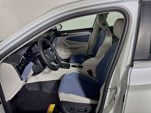 New 2025 Volkswagen Jetta SE image 11