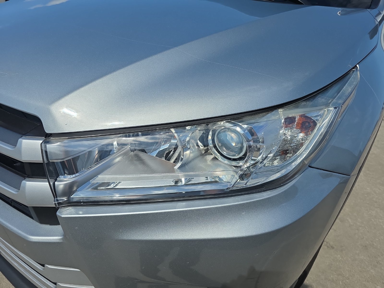 Used 2017 Toyota Highlander XLE FWD image 28