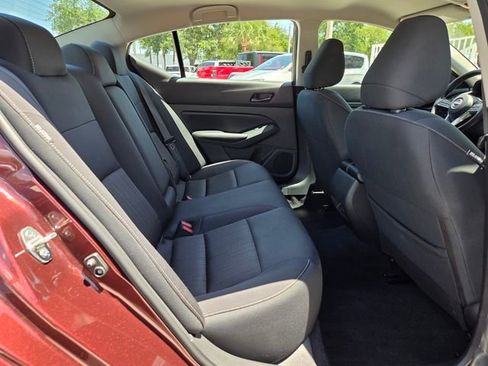 Used 2024 Nissan Altima 2.5 SV FWD image 17
