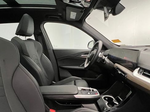 Certified 2025 BMW X1 xDrive28i image 6