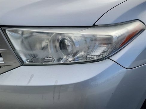 Used 2012 Toyota Highlander Limited image 7