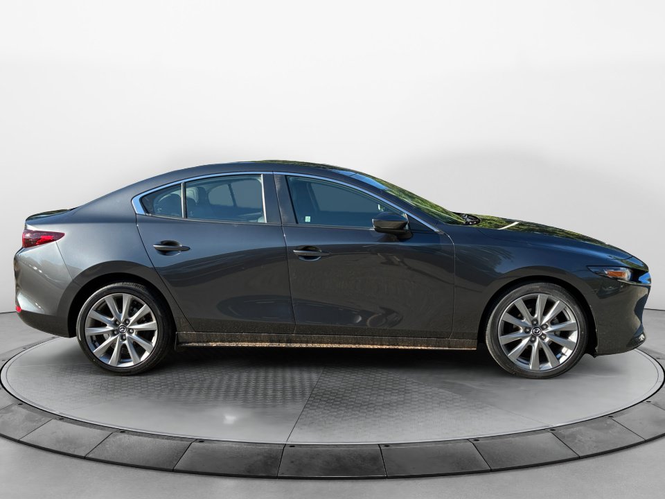 Used 2022 MAZDA MAZDA3 s FWD image 8