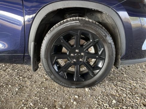 Used 2023 Toyota Highlander LE image 48