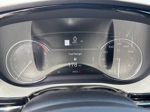 Certified 2025 Cadillac XT6 Premium Luxury FWD image 29