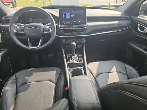 Certified 2026 Jeep Compass Limited AWD/4WD image 3