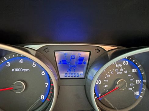 Used 2014 Hyundai Tucson Limited w/ Technology Package 02 FWD image 9