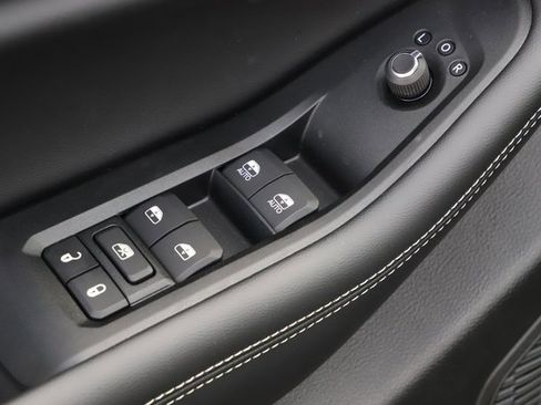 New 2025 Jeep Grand Cherokee 4WD image 16