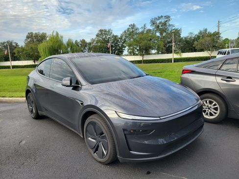 Used 2026 Tesla Model Y Long Range AWD/4WD image 5