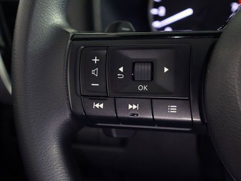 Used 2022 Nissan Rogue SV AWD/4WD image 34