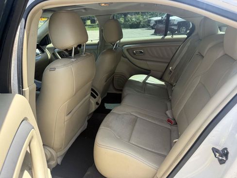 Used 2015 Ford Taurus SEL w/ Equipment Group 201A FWD image 18