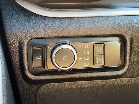 Used 2023 Ford Explorer XLT w/ Equipment Group 202A image 11