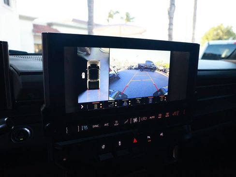 Used 2025 GMC Hummer EV 2X AWD/4WD image 25