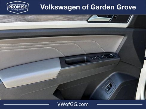 Certified 2022 Volkswagen Atlas Cross Sport SE AWD/4WD image 12