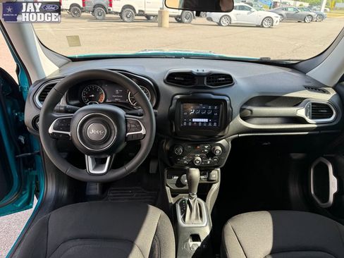 Used 2021 Jeep Renegade Latitude image 14