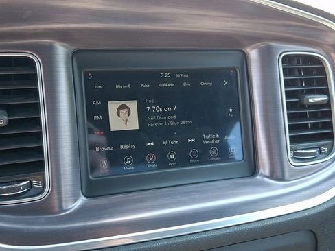 Used 2018 Dodge Charger SXT RWD image 19