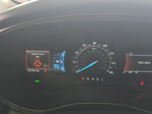Used 2018 Ford Fusion SE w/ Fusion SE Technology Package FWD image 12