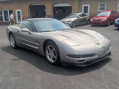 Used 2001 Chevrolet Corvette Coupe w/ Preferred Equipment Group1 image 24