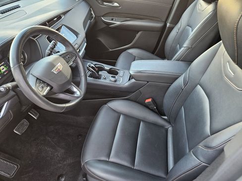 Used 2023 Cadillac XT4 Sport w/ LPO, Onyx Lite Package image 16