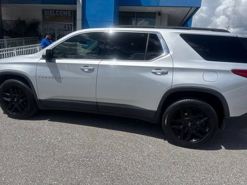 Used 2020 Chevrolet Traverse LT FWD image 6