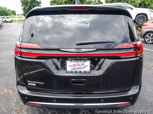 Used 2024 Chrysler Pacifica Limited FWD image 7