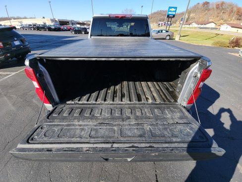 Used 2024 Chevrolet Silverado 2500 Custom w/ Custom Value Package image 19