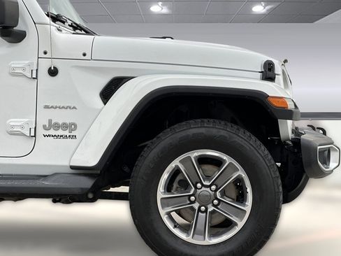 Used 2019 Jeep Wrangler Unlimited Sahara w/ Safety Group image 35