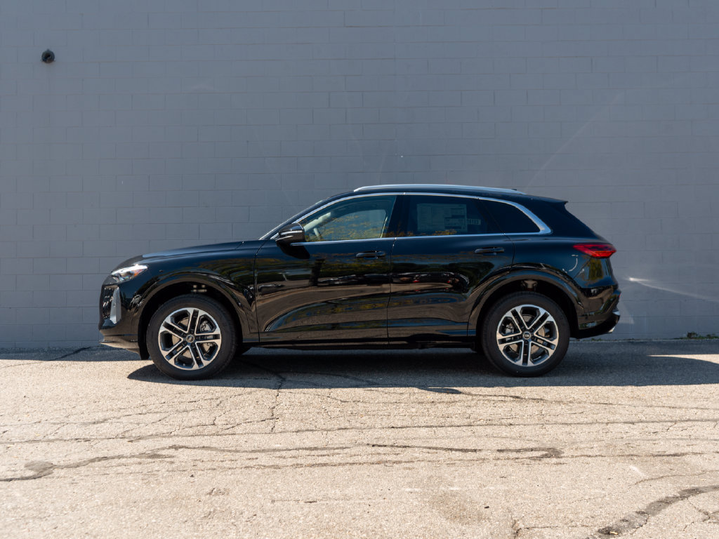 New 2026 Audi Q5 Premium Plus AWD/4WD image 3