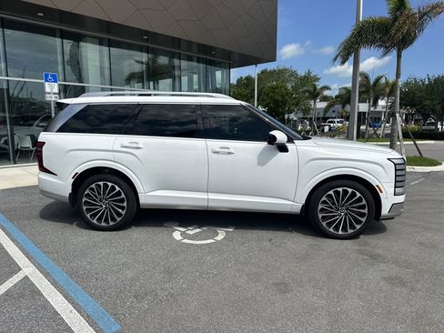 New 2026 Hyundai Palisade Calligraphy FWD image 5