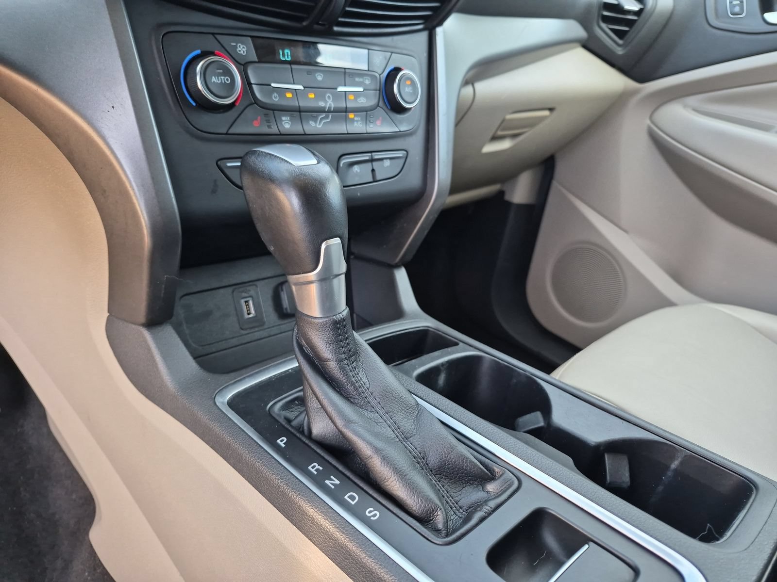 Used 2017 Ford Escape SE w/ SE Leather Comfort Package AWD/4WD image 31