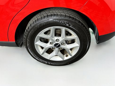 Used 2025 Kia Soul LX w/ LX Technology Package FWD image 11