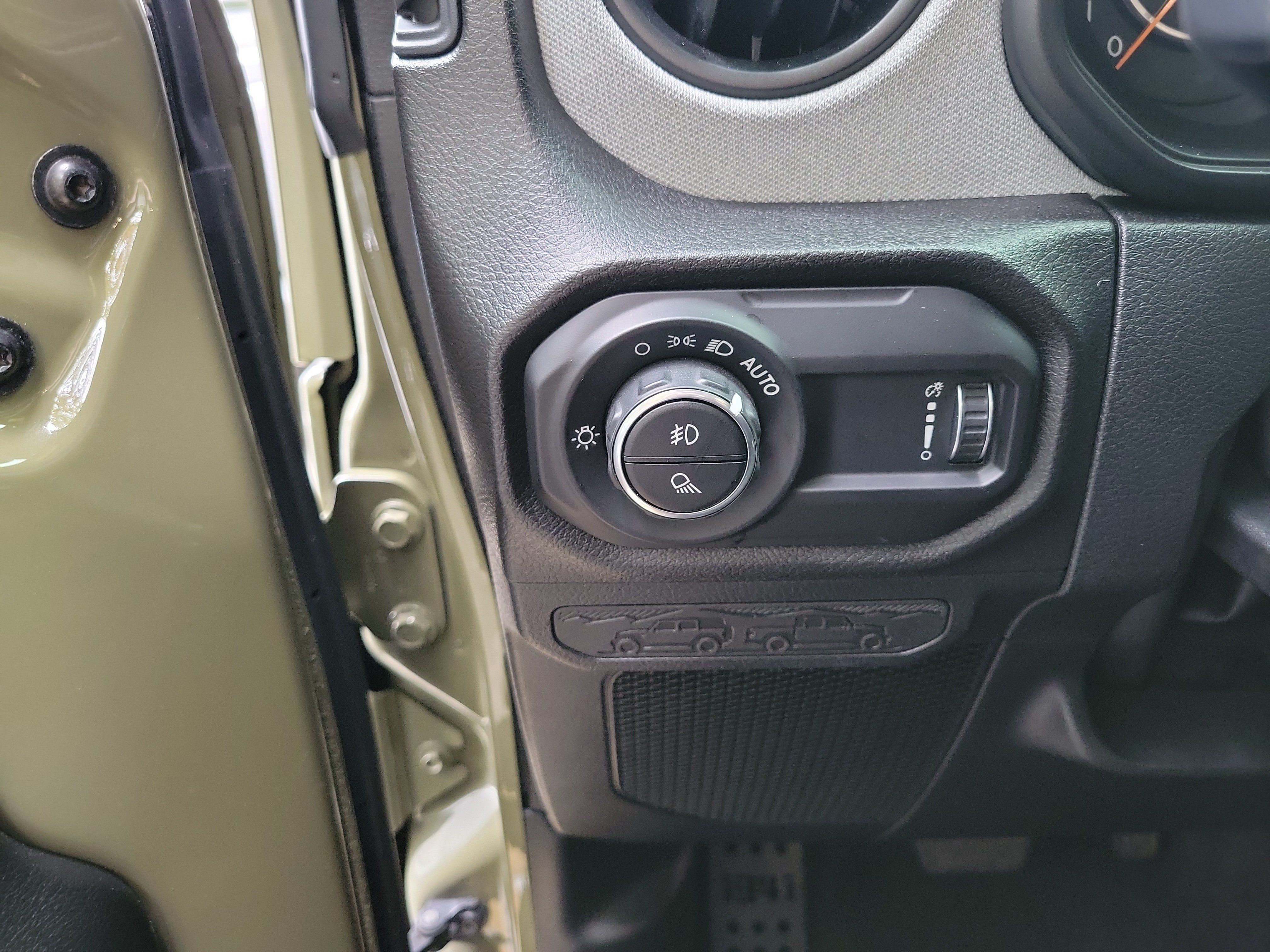 Used 2025 Jeep Gladiator Sport AWD/4WD image 30