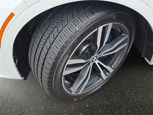 Used 2022 BMW X7 xDrive40i w/ M Sport Package image 35
