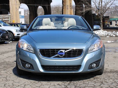 Used 2012 Volvo C70 T5 image 2