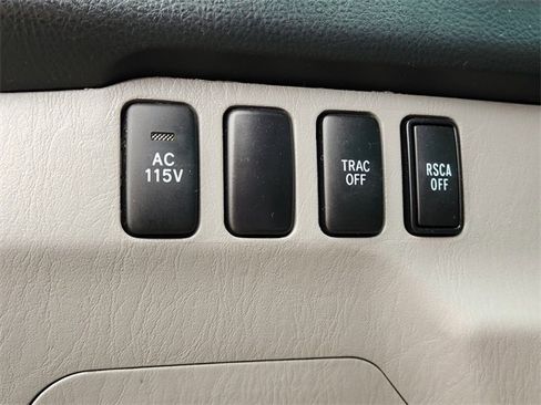 Used 2004 Toyota 4Runner Limited image 18