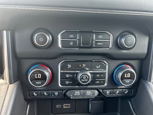 Used 2023 Chevrolet Tahoe Premier image 14