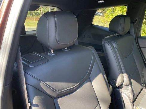 Used 2023 Cadillac XT6 Premium Luxury w/ Technology Package image 33