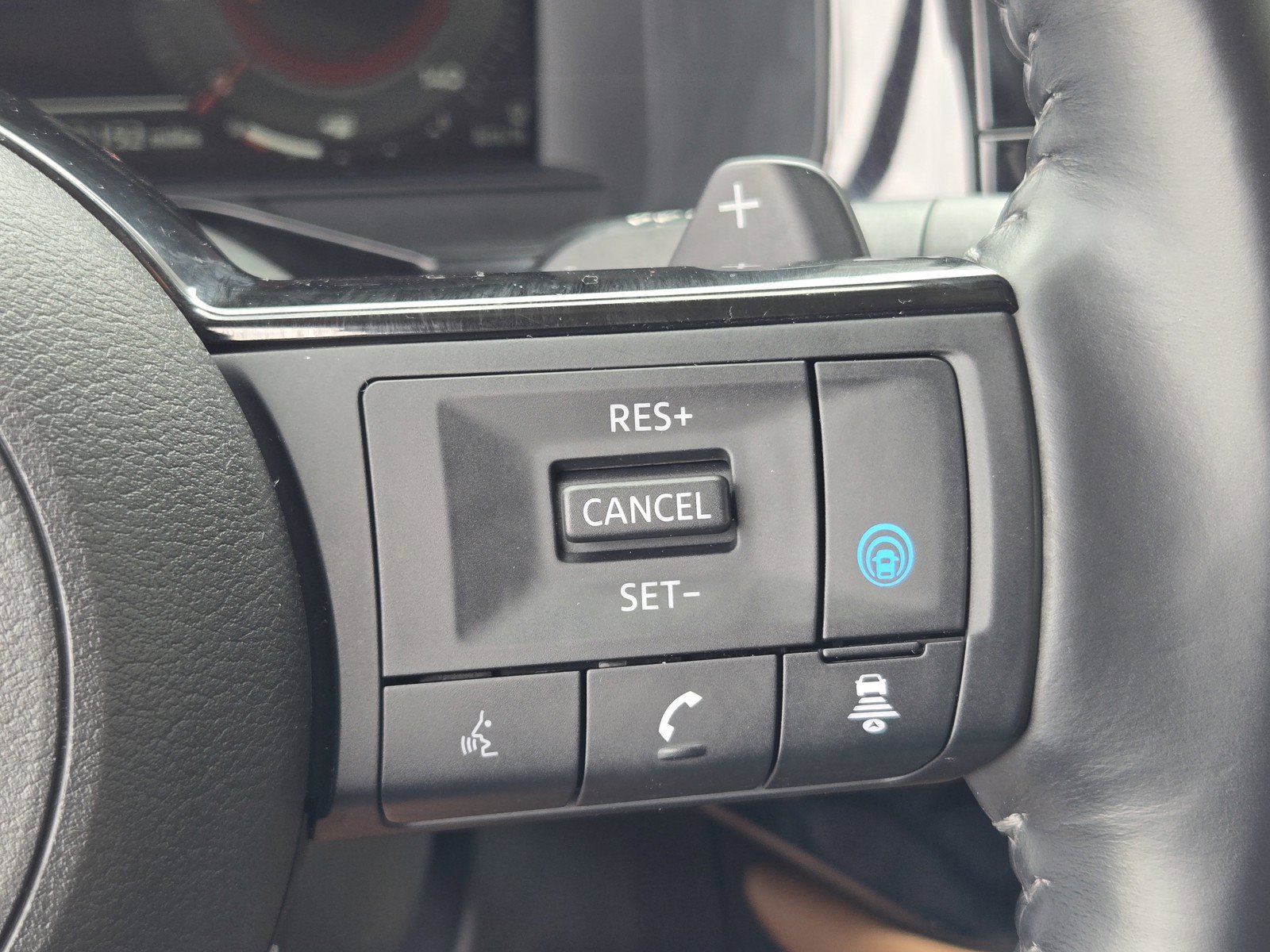 Used 2022 Nissan Pathfinder Platinum w/ Cargo Package AWD/4WD image 23