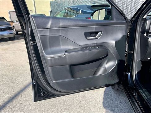 Used 2026 Hyundai Kona SEL Premium AWD/4WD image 9