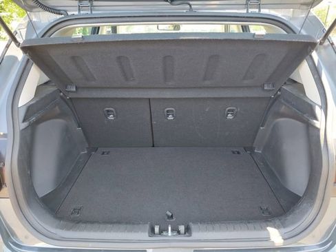 Used 2025 Hyundai Venue SEL FWD image 9